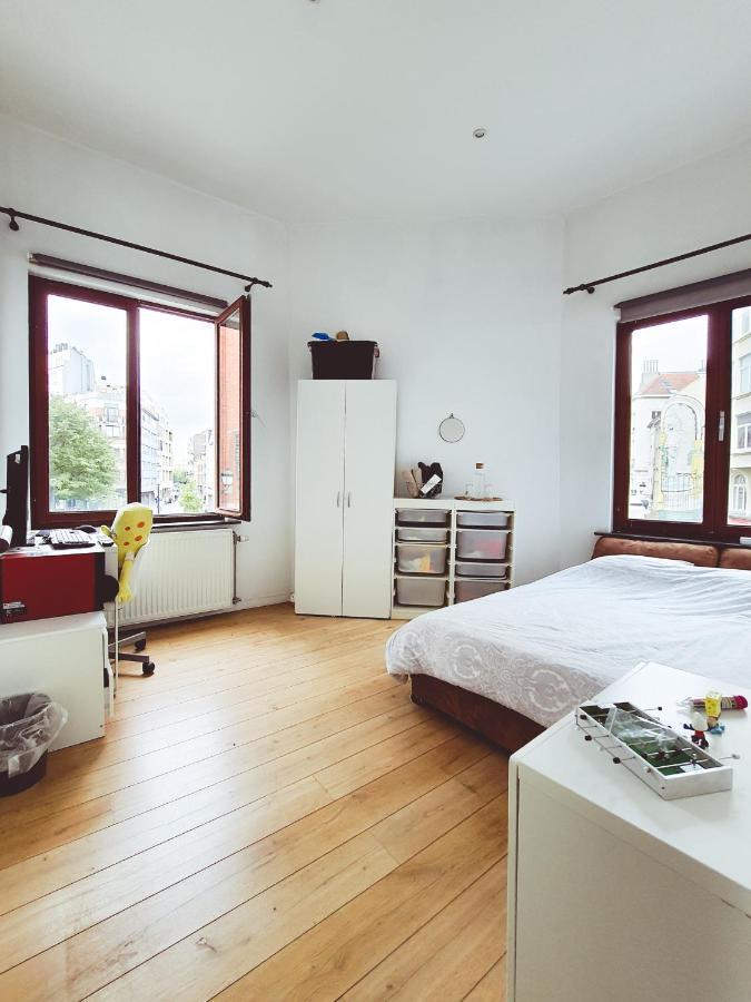 Room At Chicken'S Shared Appartment Brussels Exterior photo